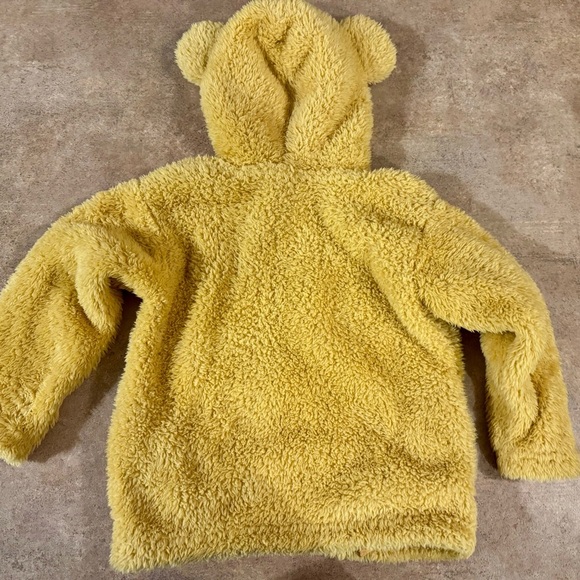 The Lion King the Broadway Musical - Youth Crown Fur Hoodie. Size Small - Picture 6 of 6